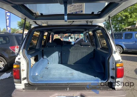 1997 Ford Explorer из США, поврежденный, VIN 1FMDU34X8VZB22571